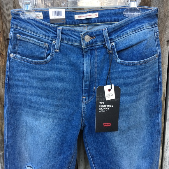 NWT Levi’s 721 High Rise Distressed Skinny Jean - Picture 3 of 8